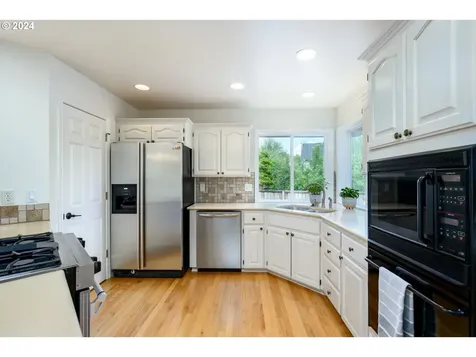 1915 Nw Wallace Road Mcminnville OR 97128