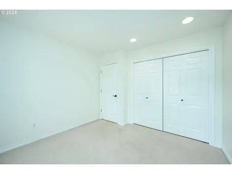 1915 Nw Wallace Road Mcminnville OR 97128