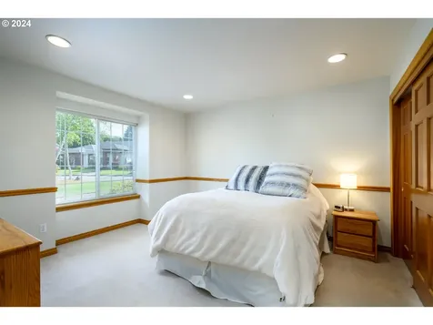 1915 Nw Wallace Road Mcminnville OR 97128