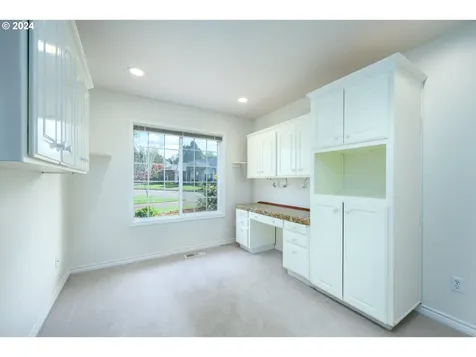 1915 Nw Wallace Road Mcminnville OR 97128