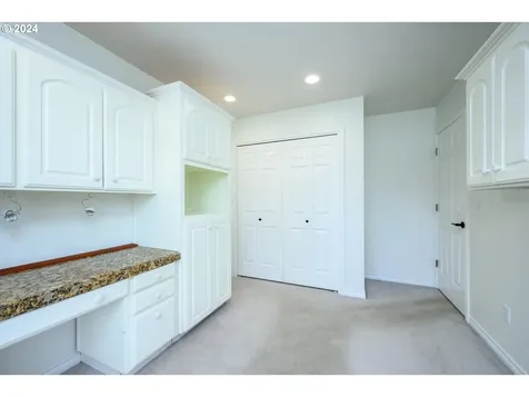 1915 Nw Wallace Road Mcminnville OR 97128