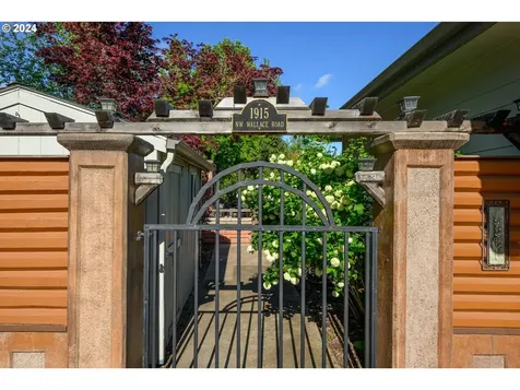 1915 Nw Wallace Road Mcminnville OR 97128