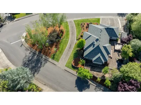 1915 Nw Wallace Road Mcminnville OR 97128