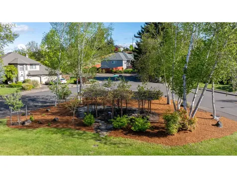 1915 Nw Wallace Road Mcminnville OR 97128