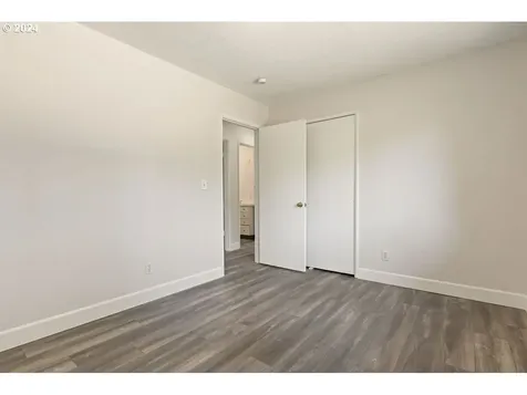 8702 N Washburne Avenue Portland OR 97217
