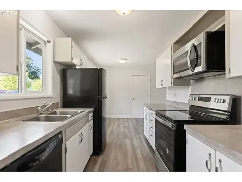 8702 N Washburne Avenue Portland OR 97217