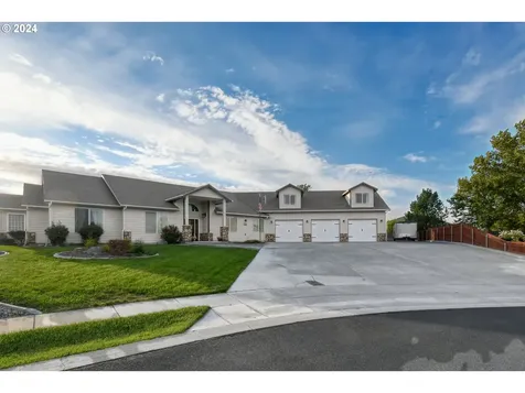 798 W Sandpiper Avenue Hermiston OR 97838