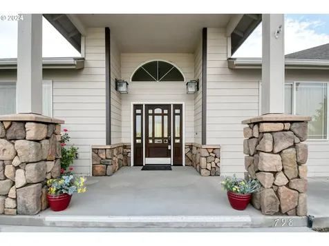 798 W Sandpiper Avenue Hermiston OR 97838