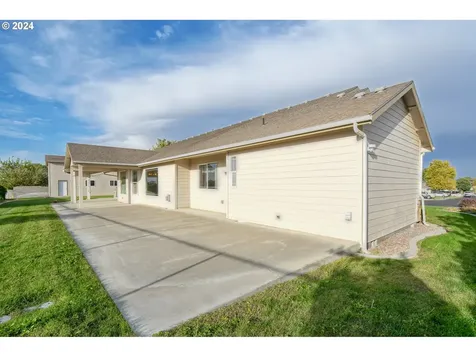 798 W Sandpiper Avenue Hermiston OR 97838