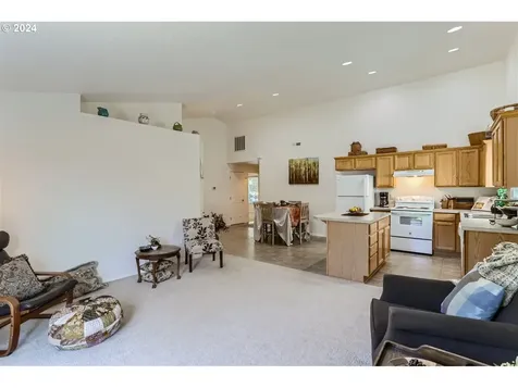 3593 Ne Hembree Street Mcminnville OR 97128