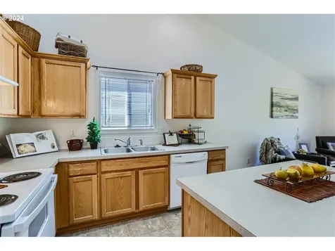 3593 Ne Hembree Street Mcminnville OR 97128