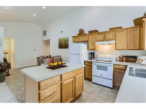 3593 Ne Hembree Street Mcminnville OR 97128