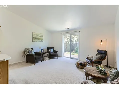 3593 Ne Hembree Street Mcminnville OR 97128
