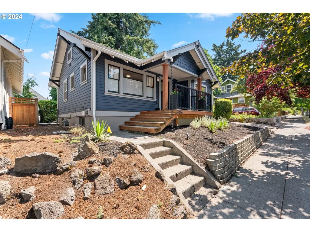 6552 NE 6th Avenue Portland OR 97211