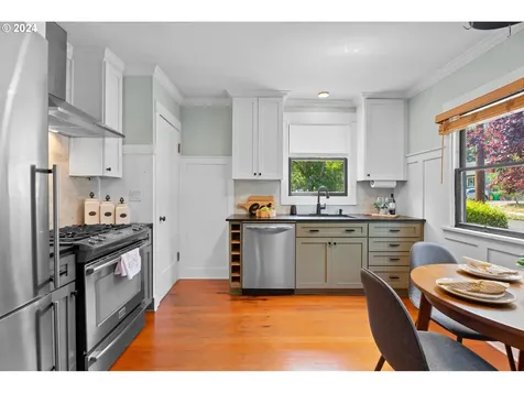 6552 NE 6th Avenue Portland OR 97211