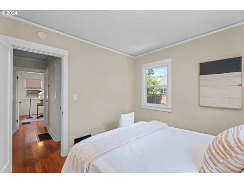 6552 NE 6th Avenue Portland OR 97211