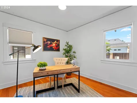 6552 NE 6th Avenue Portland OR 97211