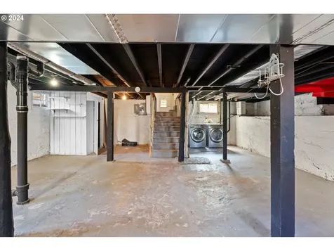 6552 NE 6th Avenue Portland OR 97211