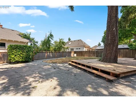 6552 NE 6th Avenue Portland OR 97211