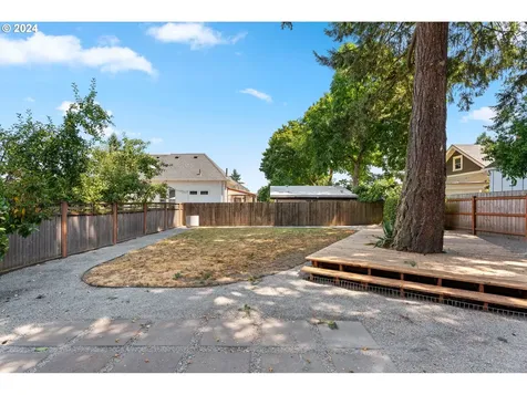 6552 NE 6th Avenue Portland OR 97211