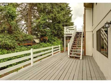 570 Ne 24th Street Gresham OR 97030