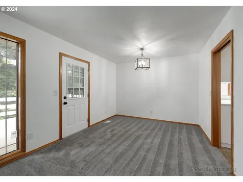 570 Ne 24th Street Gresham OR 97030