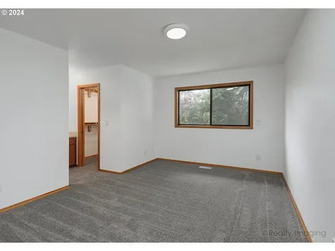 570 Ne 24th Street Gresham OR 97030