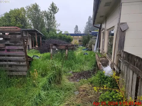 1772 N Fir Street Coquille OR 97423