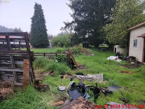 1772 N Fir Street Coquille OR 97423