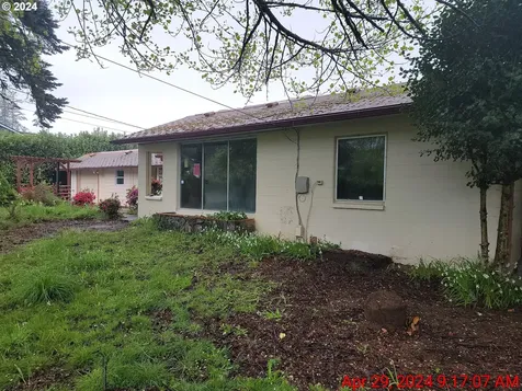 1772 N Fir Street Coquille OR 97423