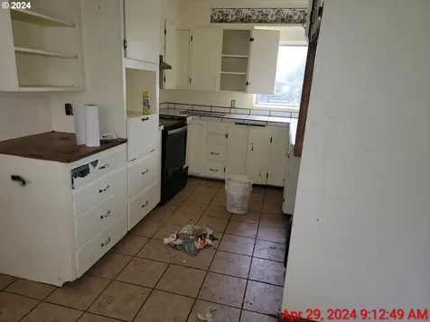 1772 N Fir Street Coquille OR 97423