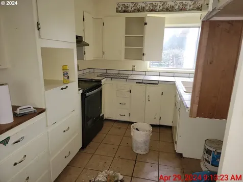 1772 N Fir Street Coquille OR 97423