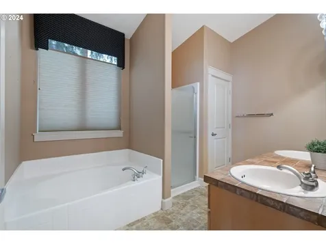 18304 Se 43rd Lane Vancouver WA 98683