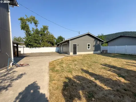 6875 A Street Springfield OR 97478