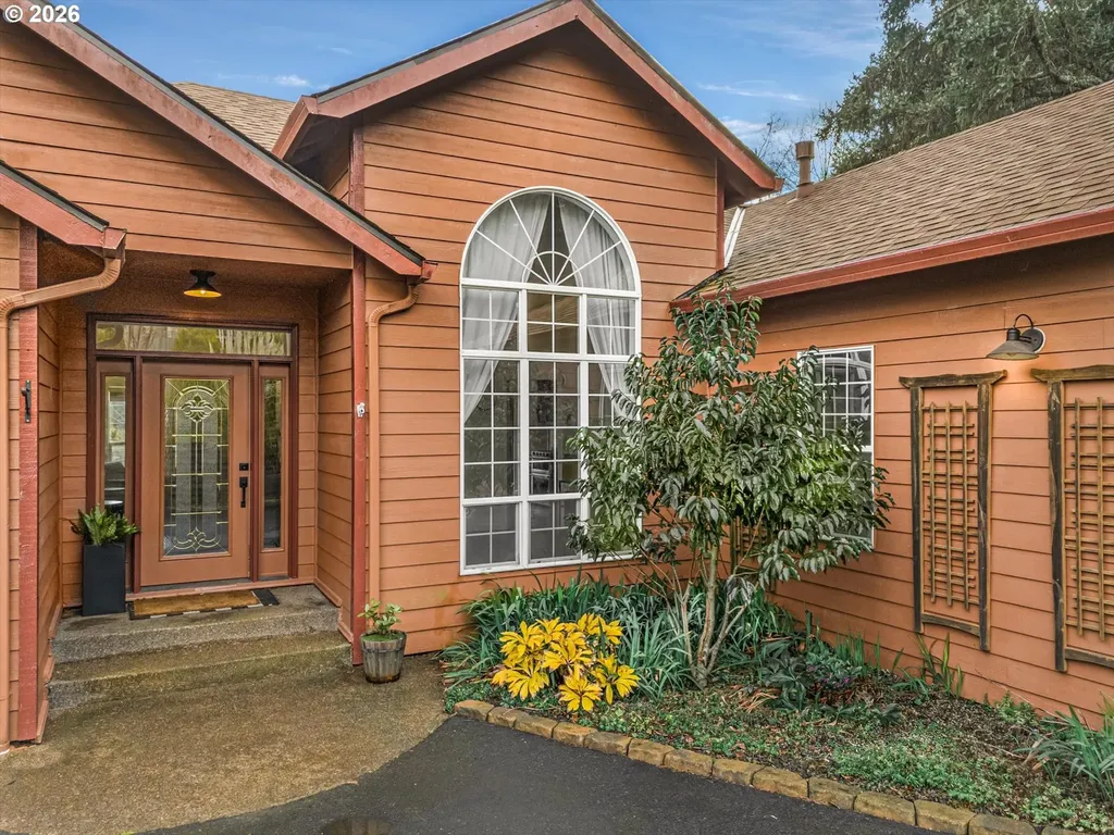 2470 NE Voyage Loop Lincoln City OR 97367