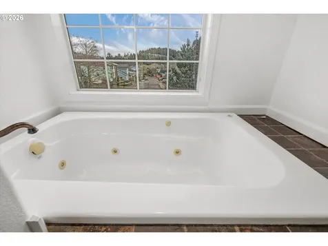 2470 NE Voyage Loop Lincoln City OR 97367