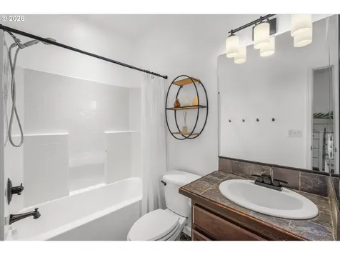 2470 NE Voyage Loop Lincoln City OR 97367