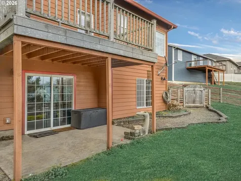 2470 NE Voyage Loop Lincoln City OR 97367