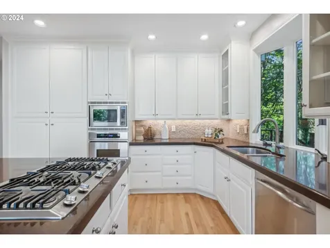 15459 Village Drive Lake Oswego OR 97034