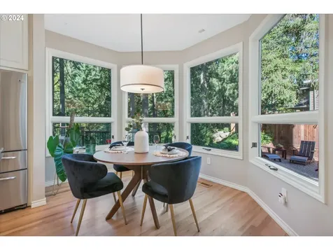 15459 Village Drive Lake Oswego OR 97034
