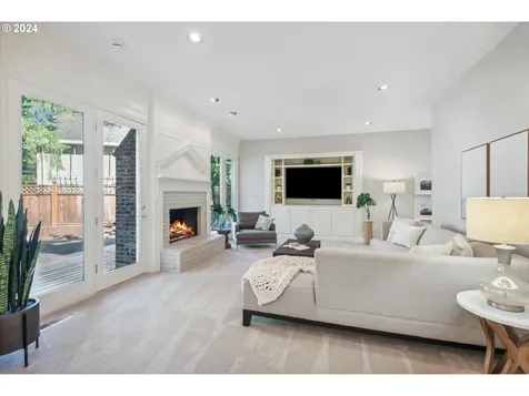 15459 Village Drive Lake Oswego OR 97034