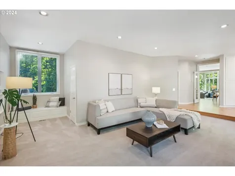 15459 Village Drive Lake Oswego OR 97034