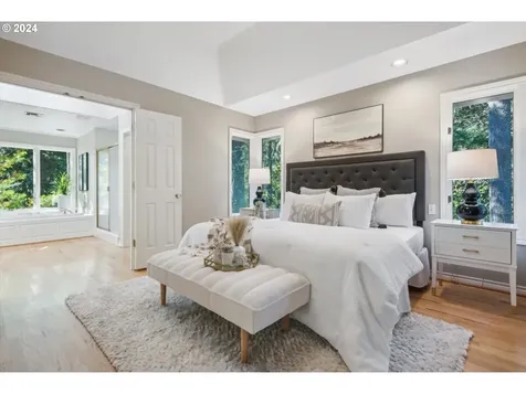 15459 Village Drive Lake Oswego OR 97034