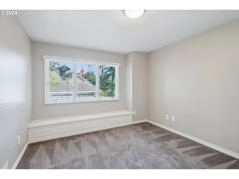 15459 Village Drive Lake Oswego OR 97034