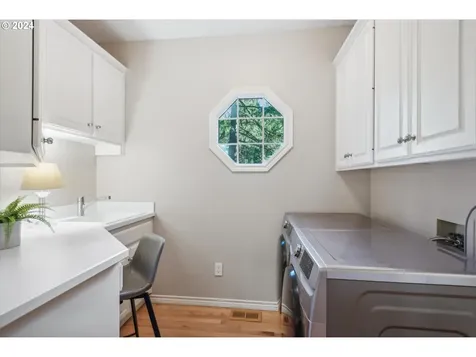 15459 Village Drive Lake Oswego OR 97034