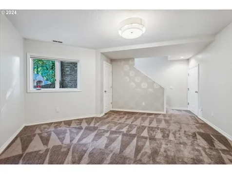 15459 Village Drive Lake Oswego OR 97034