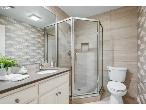 15459 Village Drive Lake Oswego OR 97034