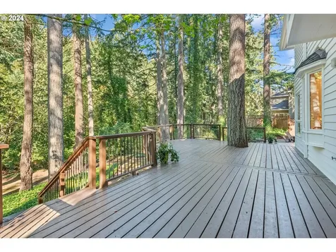 15459 Village Drive Lake Oswego OR 97034