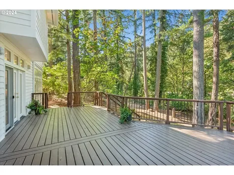 15459 Village Drive Lake Oswego OR 97034
