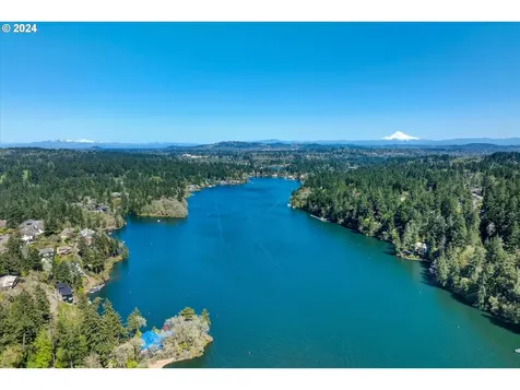 15459 Village Drive Lake Oswego OR 97034